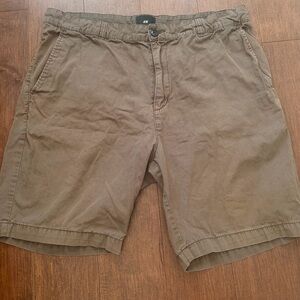 H&M Men's Olive Flat Front Cotton Shorts